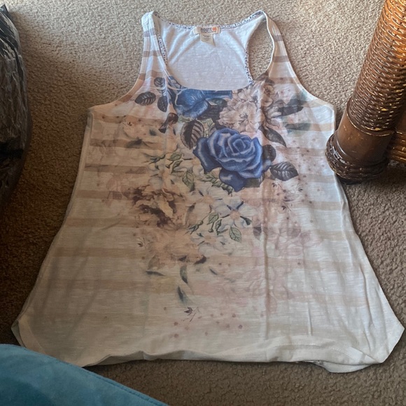 Route 66 Tops - Loose tank top with floral design